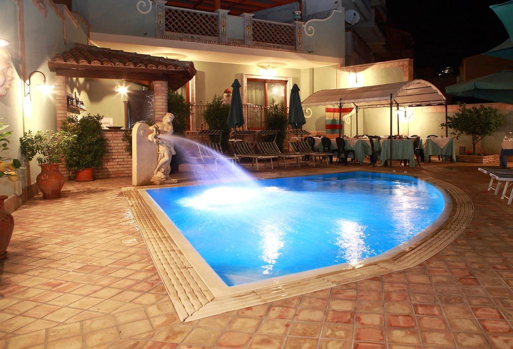 Villa Cristina Giardini Naxos Exterior foto