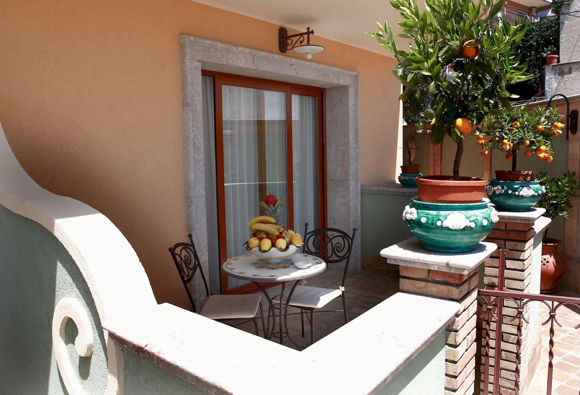 Villa Cristina Giardini Naxos Exterior foto