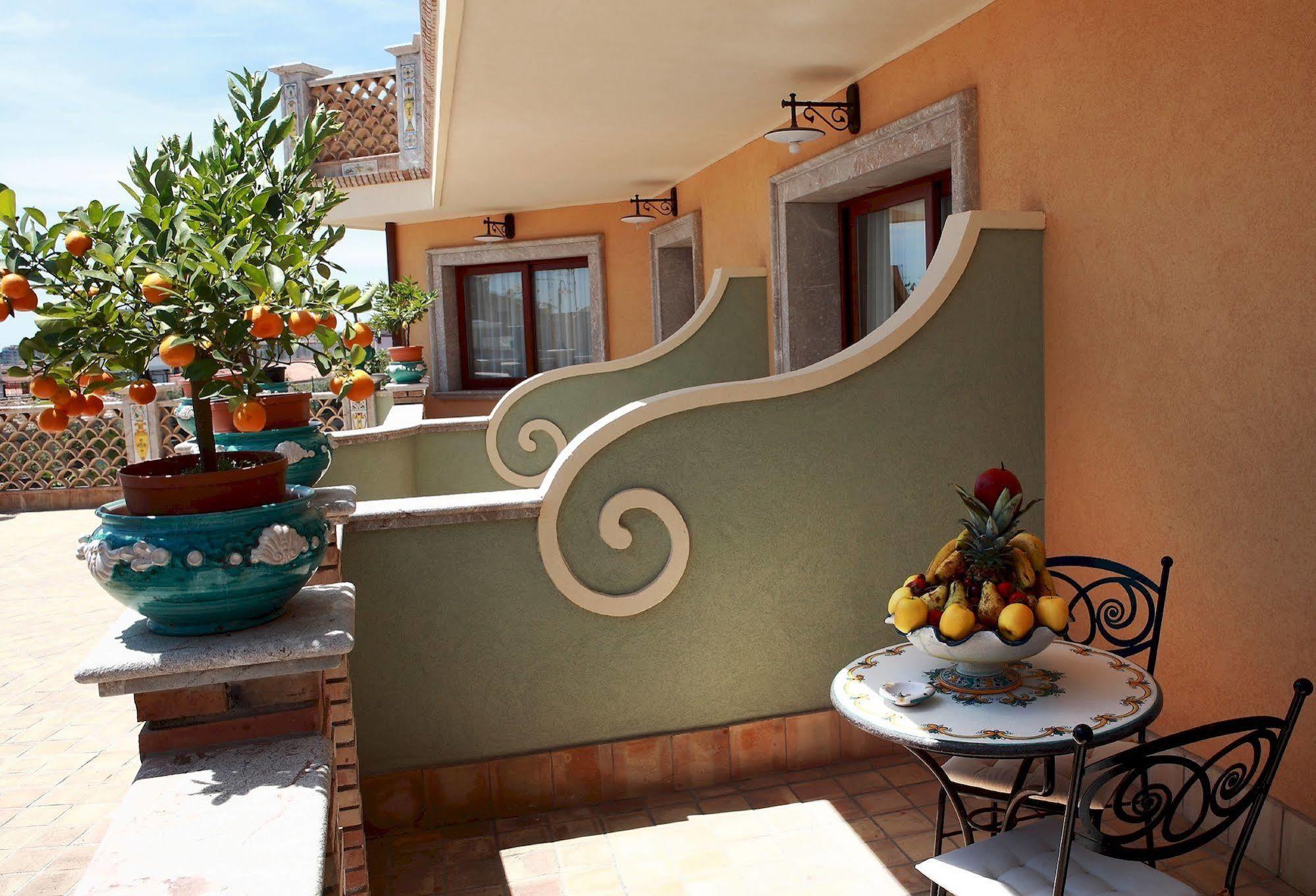 Villa Cristina Giardini Naxos Exterior foto